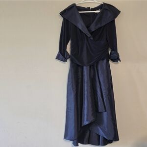 Vintage Laura petites 50s cocktail midi dress size 12 color navy blue